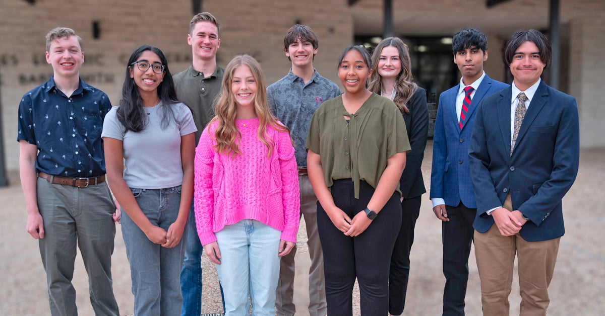 Photo of the Youth Tour 2024 delegates